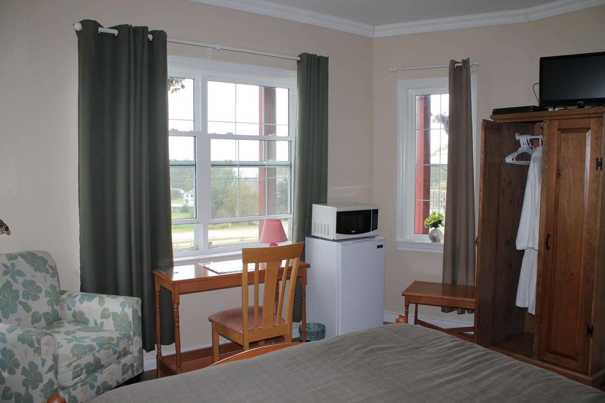 The Fiddle And The Sea Bed And Breakfast Port Hood Exterior foto